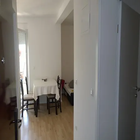 Branitelja I *